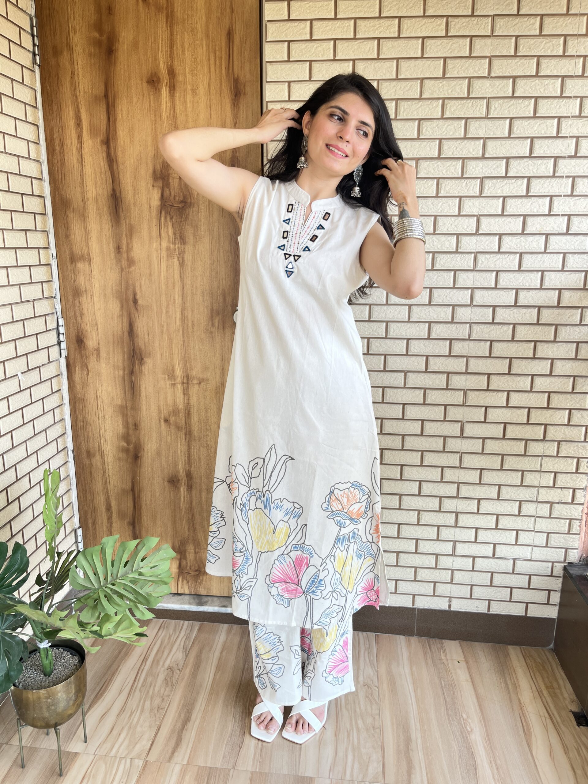 Mirror Off-White Mirror Work Kurta Set - Image 8